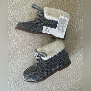 Baby GAP Grey Cozy moccasin boots, 8, NWT